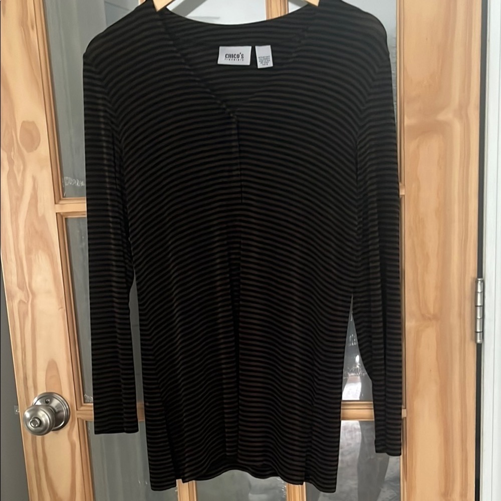 VTG Chico's Travelers Button down Top  Black and brown Sz 0=4
